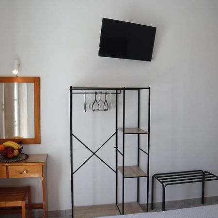 Pension St.George Rooms&Studios Playa de Perivolos Exterior foto