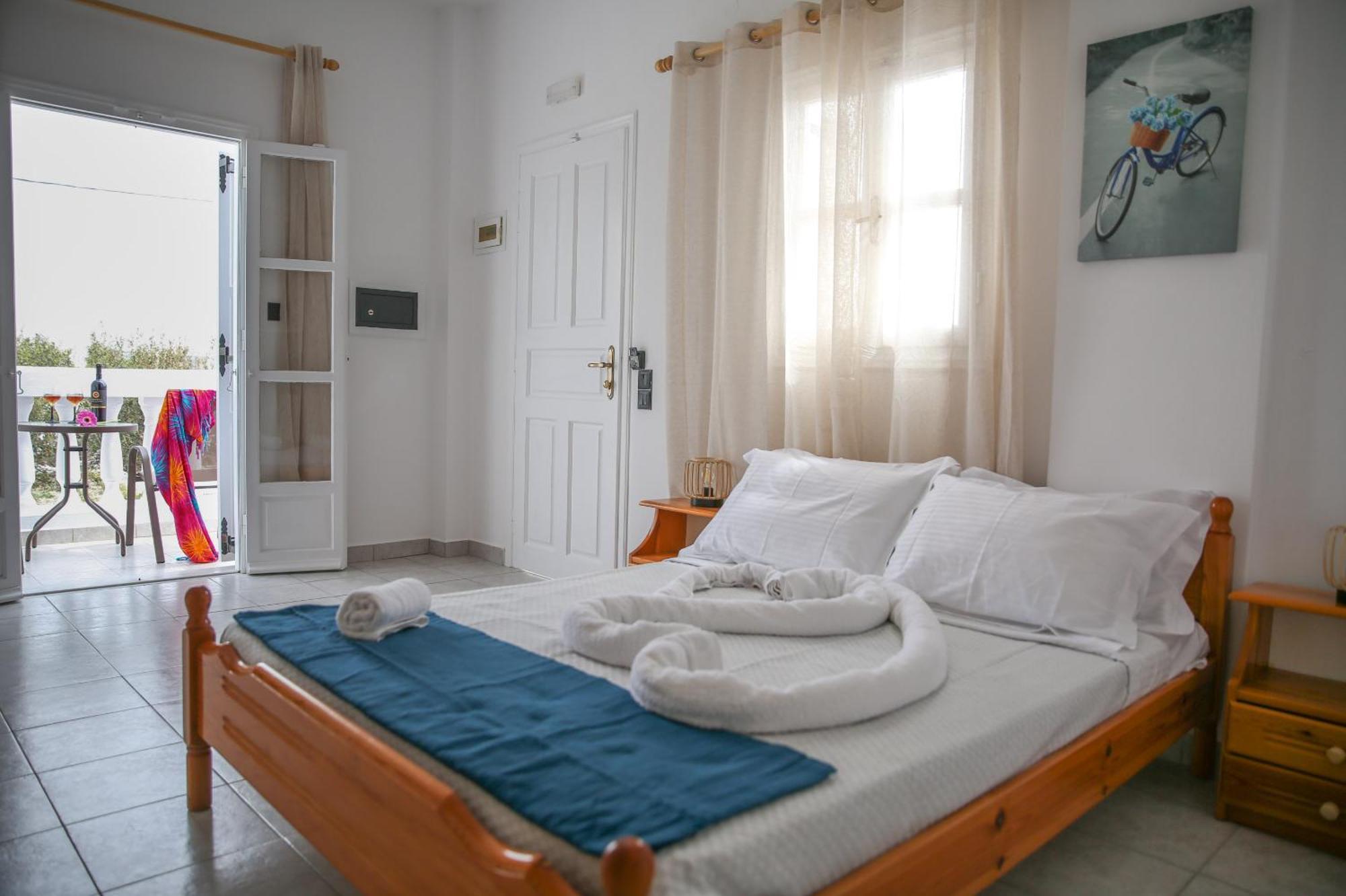 Pension St.George Rooms&Studios Playa de Perivolos Exterior foto