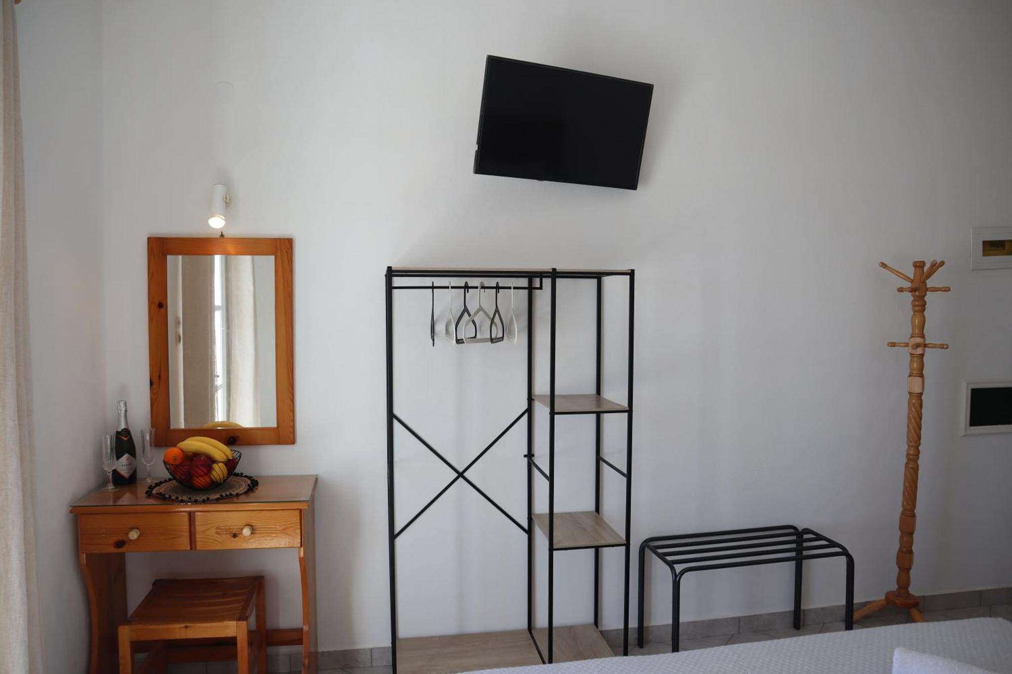 Pension St.George Rooms&Studios Playa de Perivolos Exterior foto