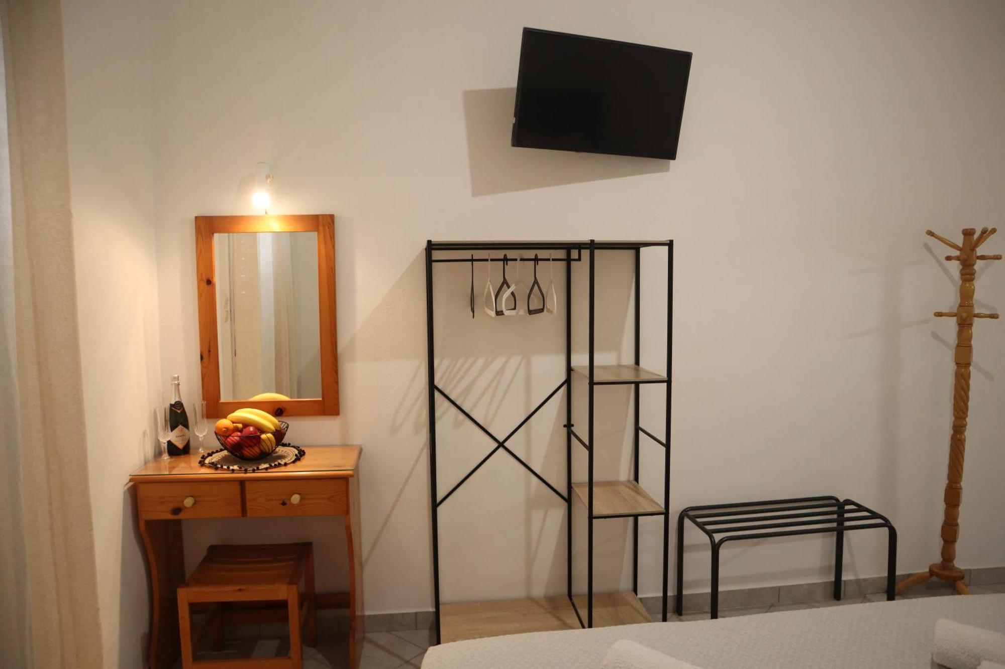Pension St.George Rooms&Studios Playa de Perivolos Exterior foto
