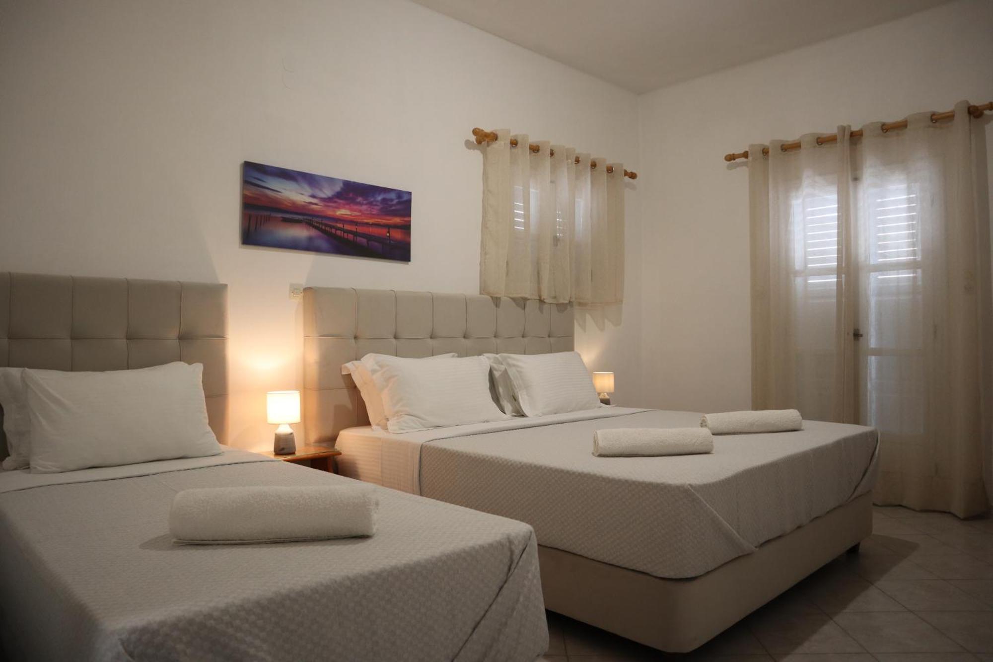 Pension St.George Rooms&Studios Playa de Perivolos Exterior foto
