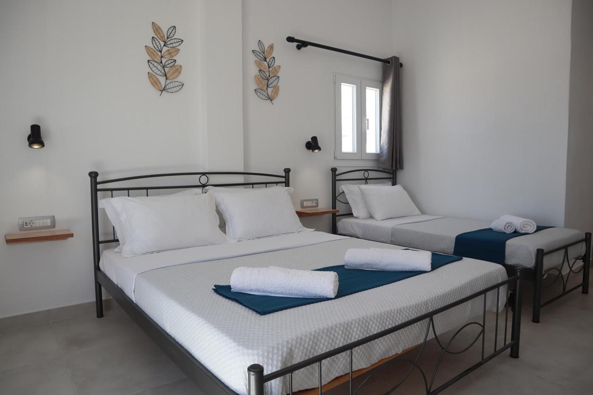 Pension St.George Rooms&Studios Playa de Perivolos Exterior foto