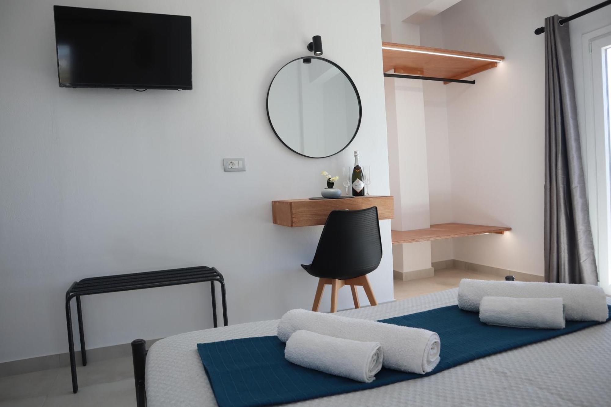 Pension St.George Rooms&Studios Playa de Perivolos Exterior foto