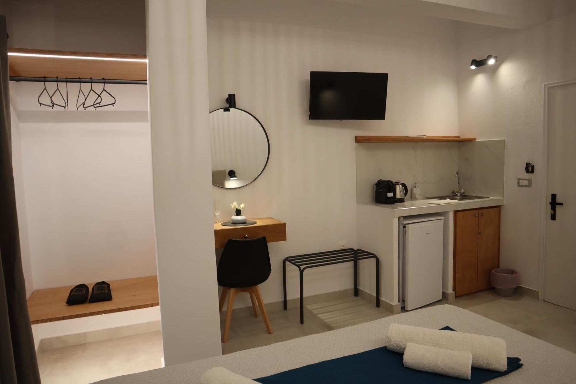 Pension St.George Rooms&Studios Playa de Perivolos Exterior foto
