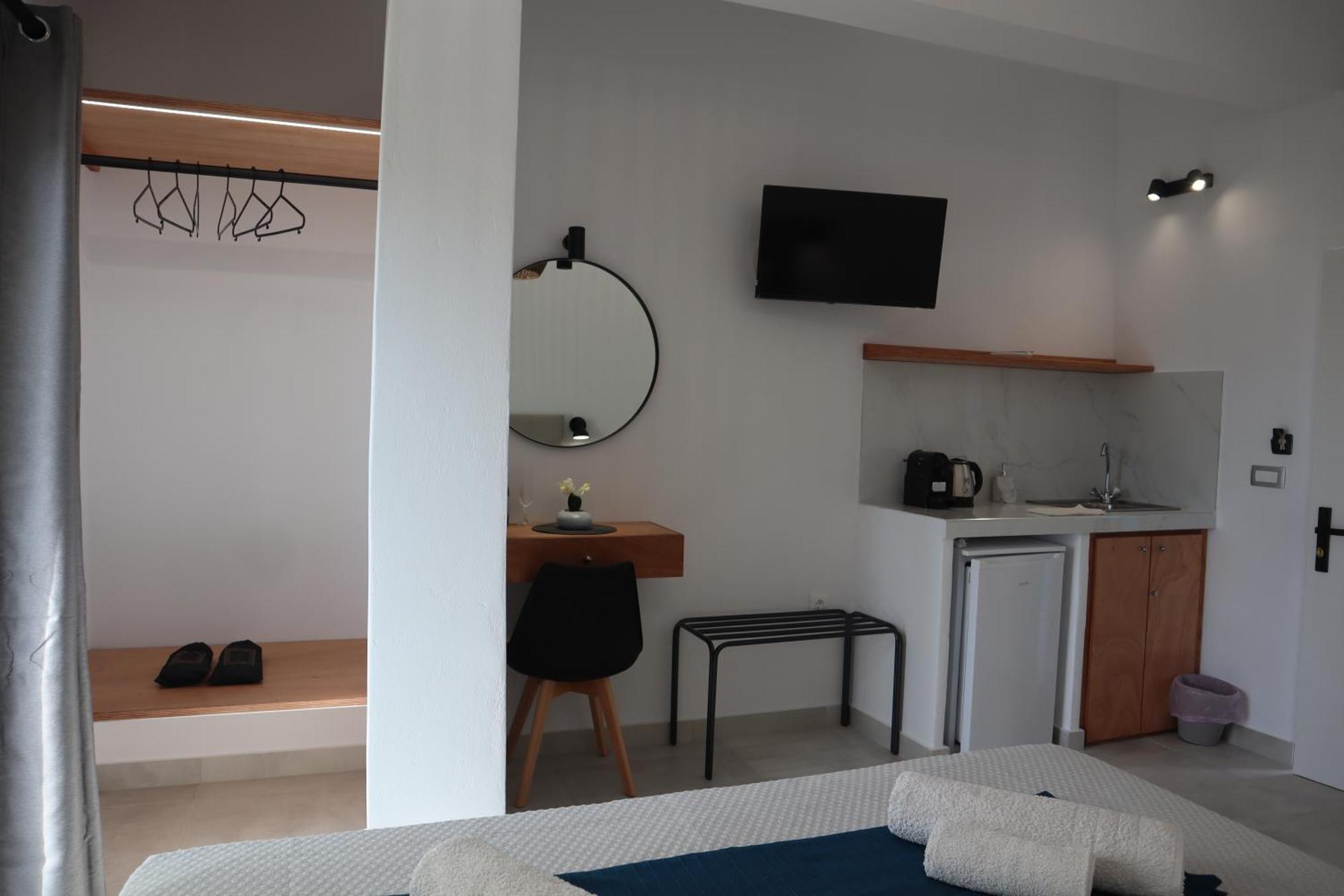 Pension St.George Rooms&Studios Playa de Perivolos Exterior foto