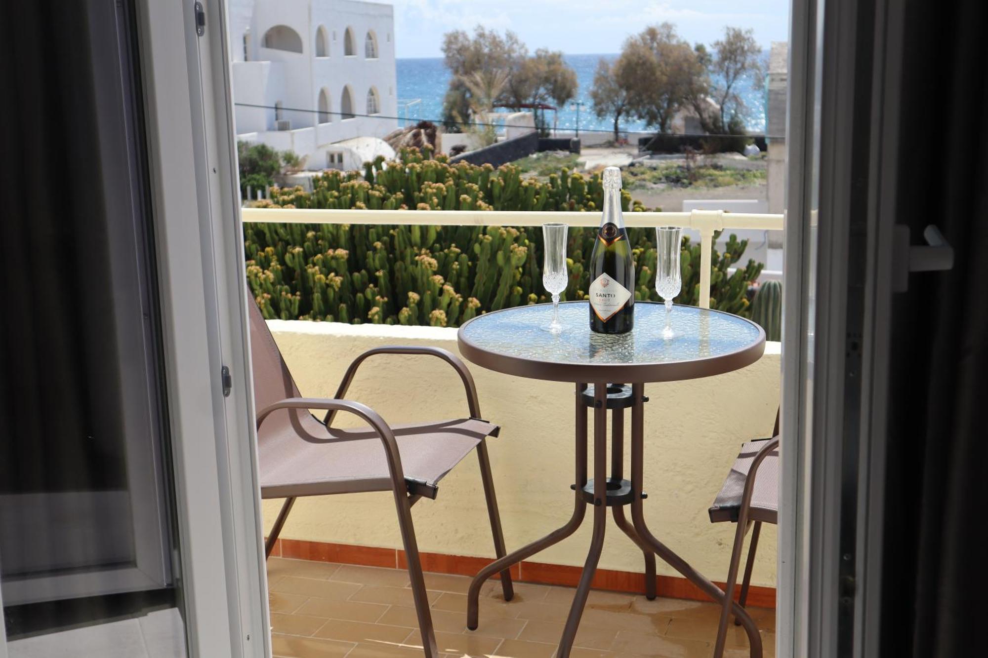 Pension St.George Rooms&Studios Playa de Perivolos Exterior foto