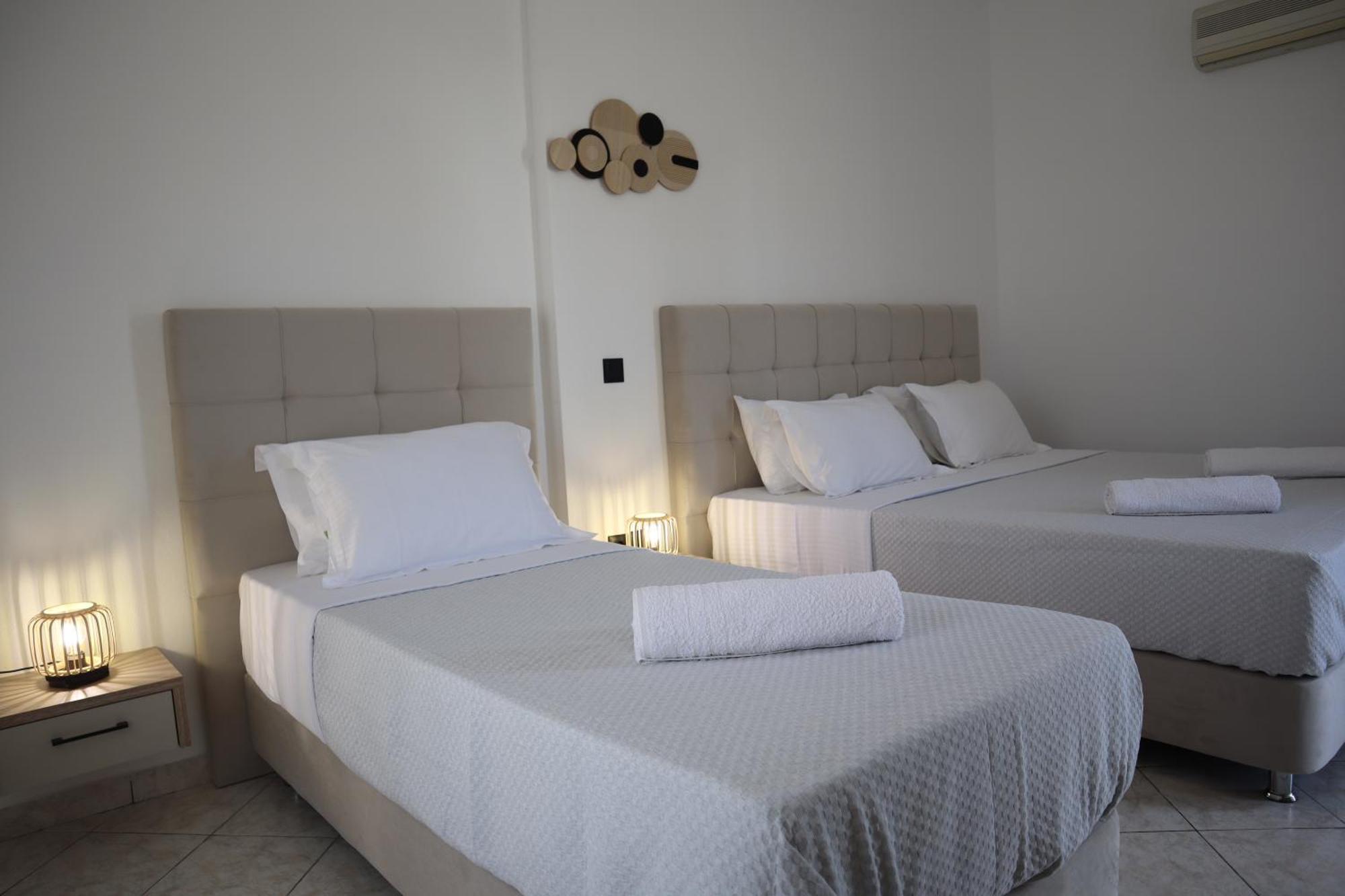 Pension St.George Rooms&Studios Playa de Perivolos Exterior foto