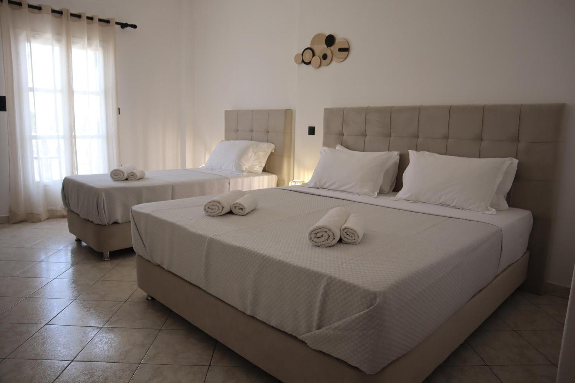 Pension St.George Rooms&Studios Playa de Perivolos Exterior foto