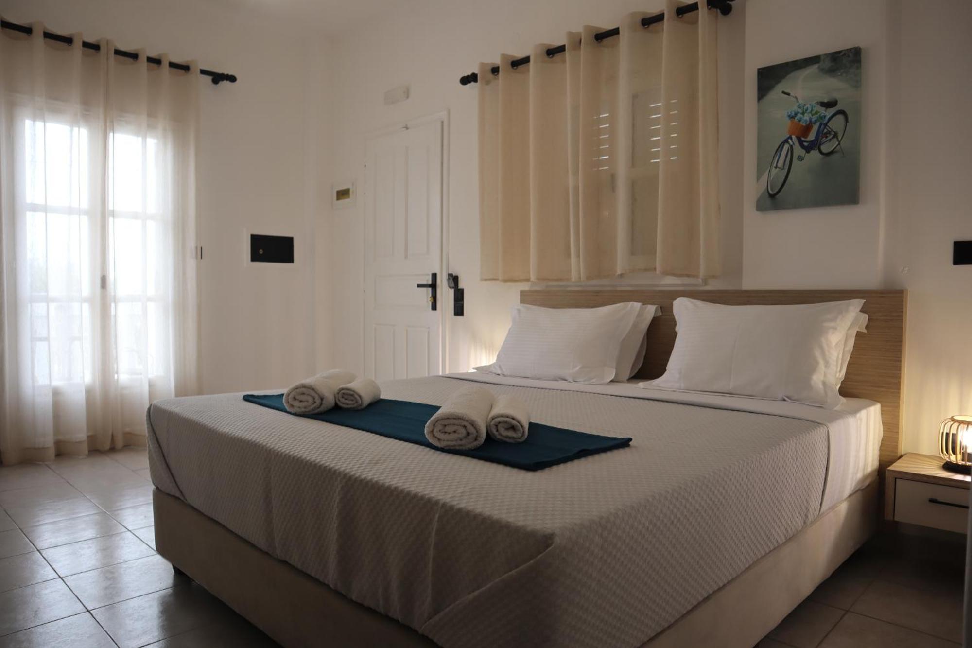 Pension St.George Rooms&Studios Playa de Perivolos Exterior foto