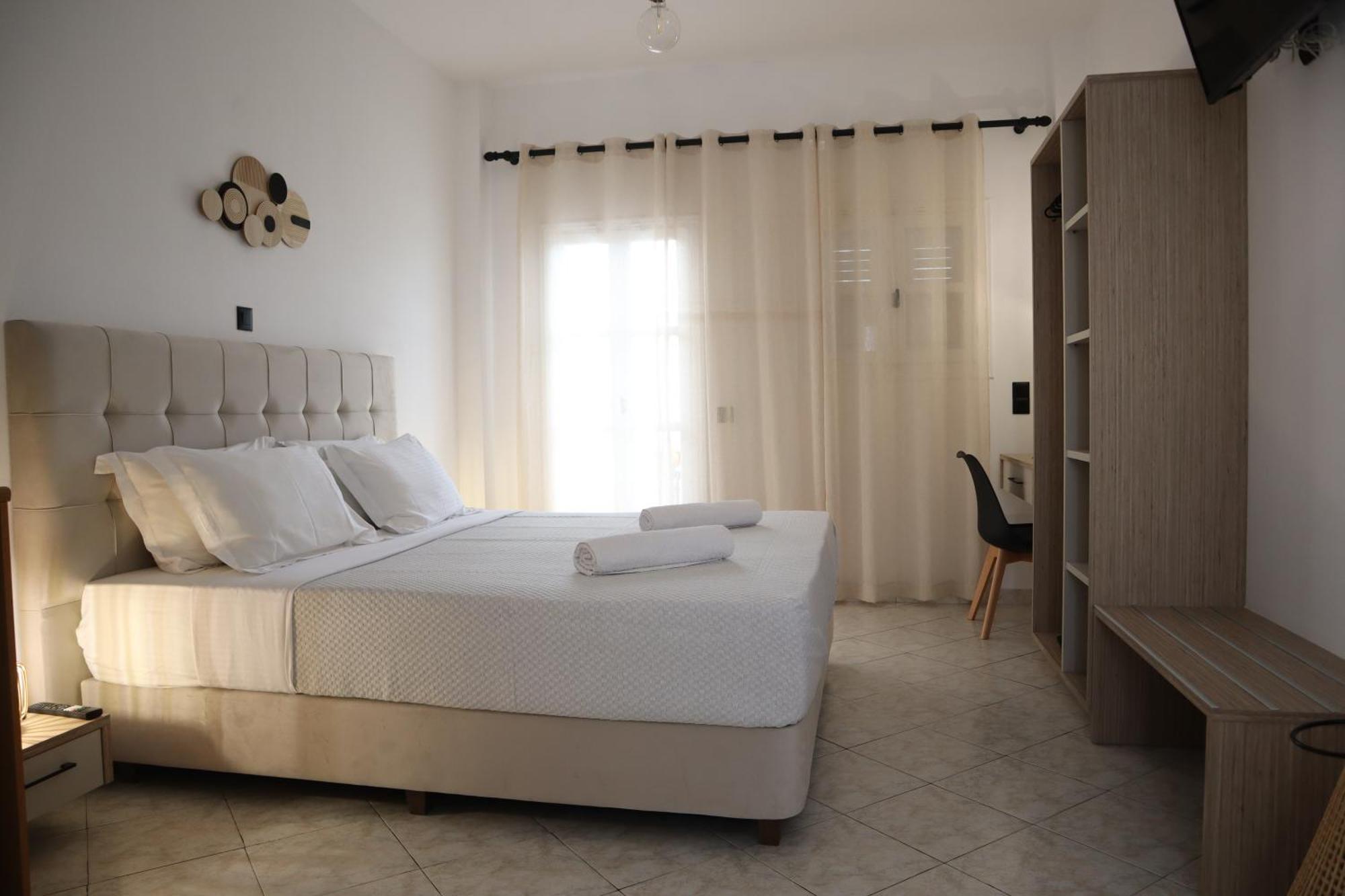 Pension St.George Rooms&Studios Playa de Perivolos Exterior foto